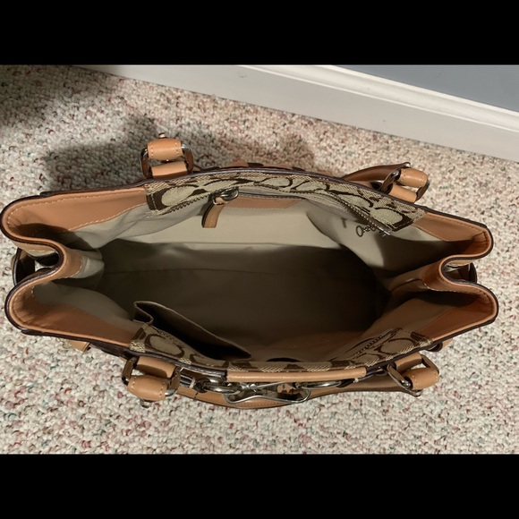 Authentic Coach purse - Picture 4 of 7